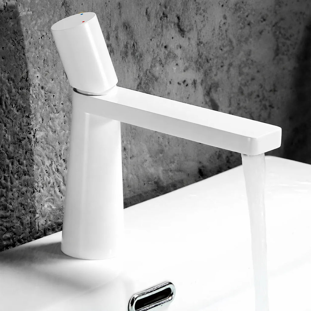 Torneira para Banheiro Misturador Monocomando Bica Baixa Design Slim - Savelli