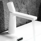 Torneira para Banheiro Misturador Monocomando Bica Baixa Design Slim - Savelli