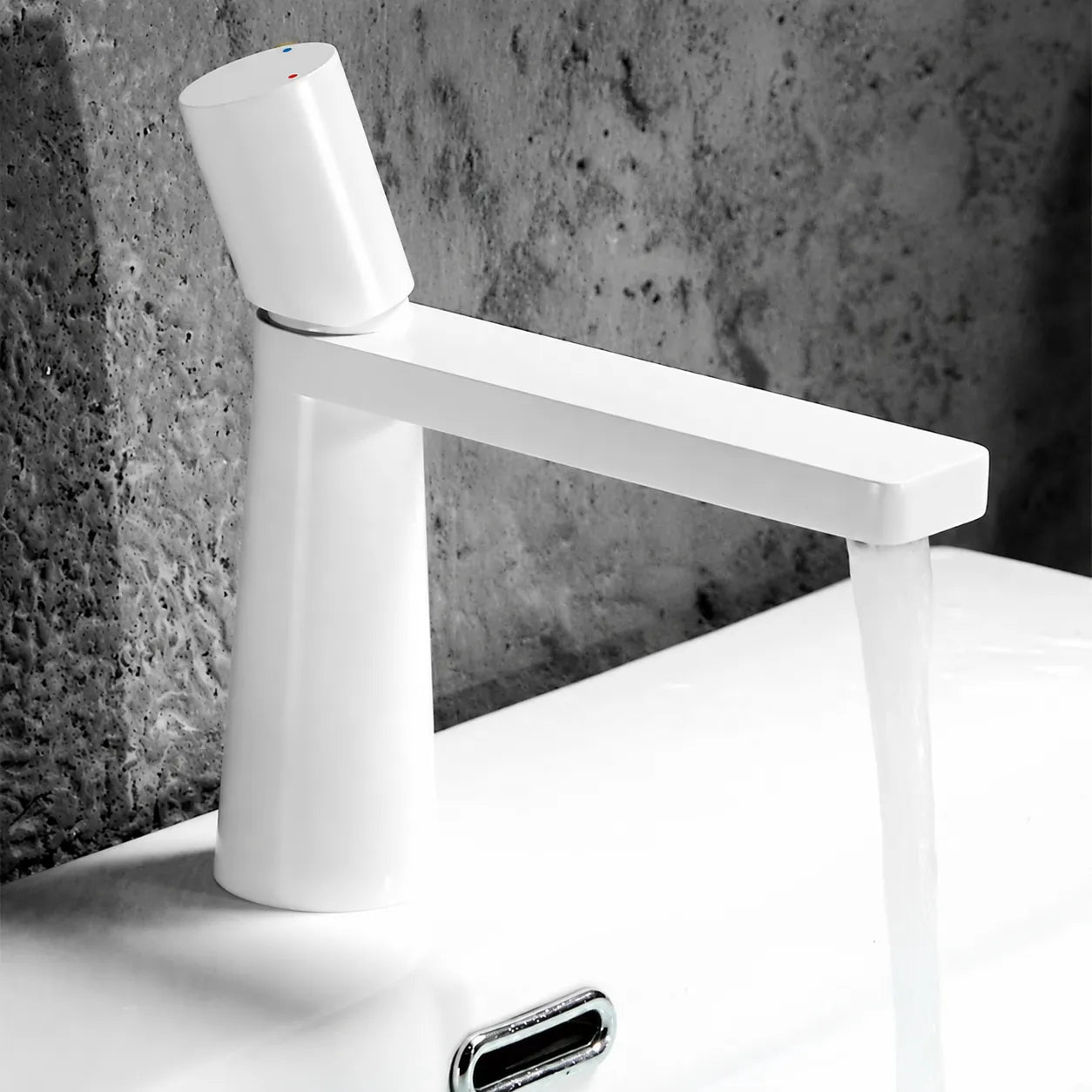 Torneira para Banheiro Misturador Monocomando Bica Baixa Design Slim - Savelli