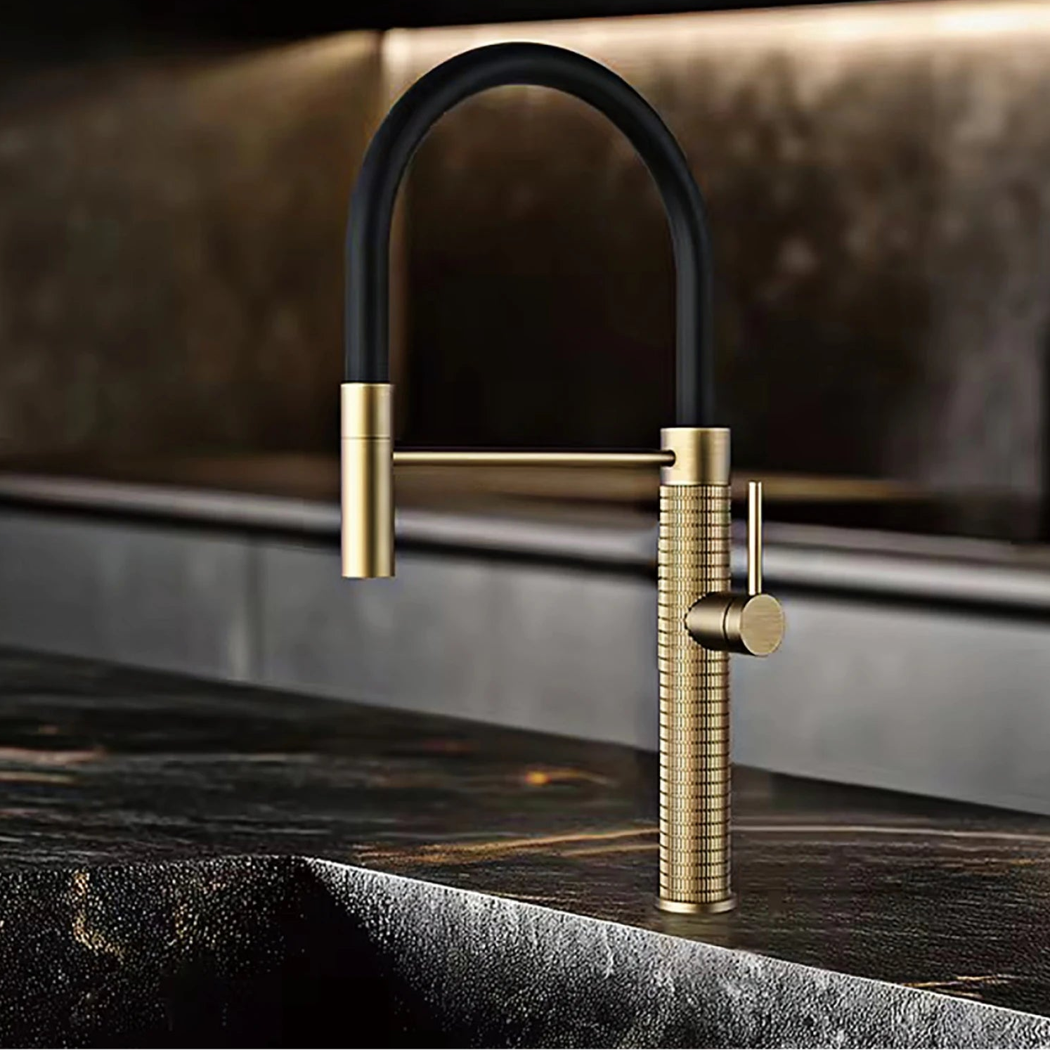 Torneira de Cozinha Gourmet Monocomando Extensível em Latão Design Premium - Savelli
