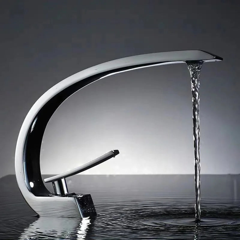 Torneira de Lavabo Misturador Monocomando Silhueta Curva Contemporânea - Savelli