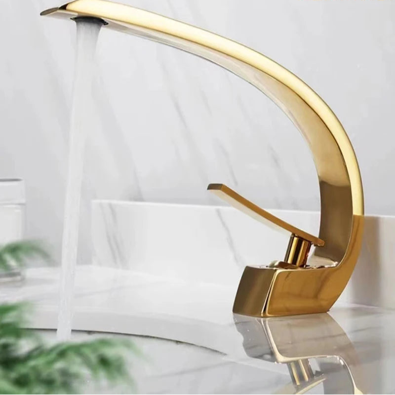 Torneira de Lavabo Misturador Monocomando Silhueta Curva Contemporânea - Savelli